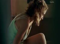 Голая Жаклин плачет в ванной (отрывок из фильма)
